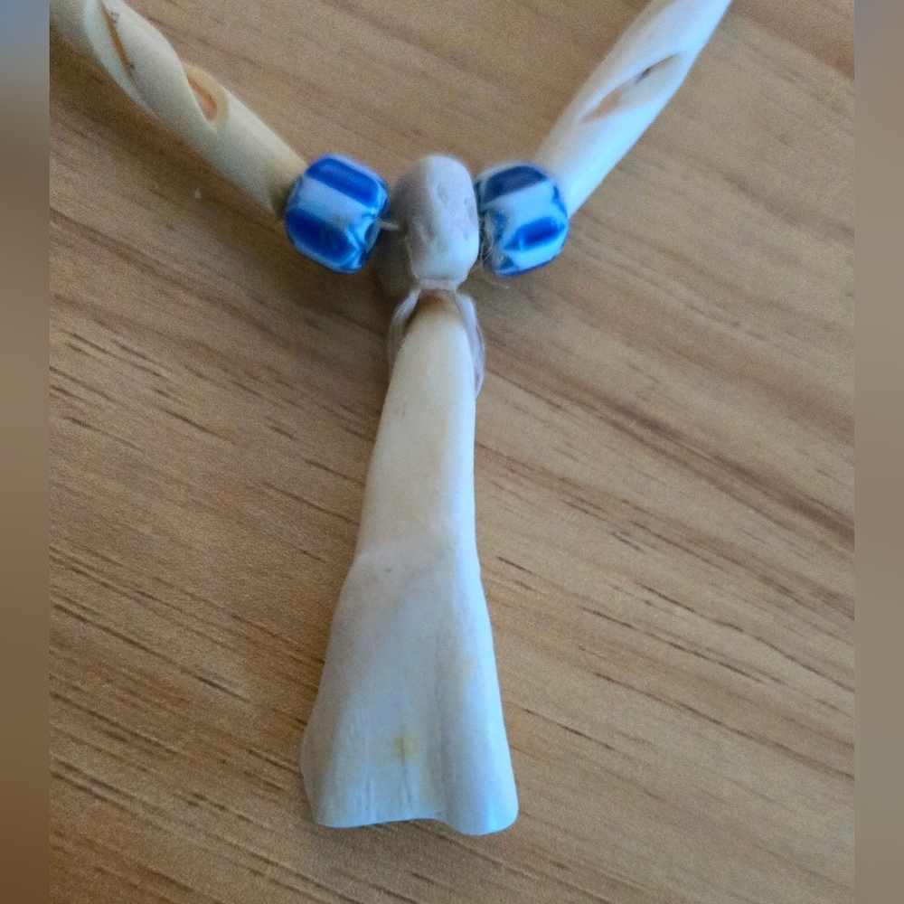 Native Bone Hairpipe & Blue Chevron Bead Buffalo Tooth Necklace 18" Adjustable - Picture 5 of 6